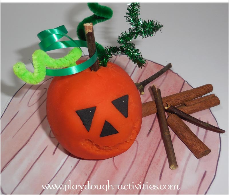 Pumpkin playdough model making - Halloween activity ideas