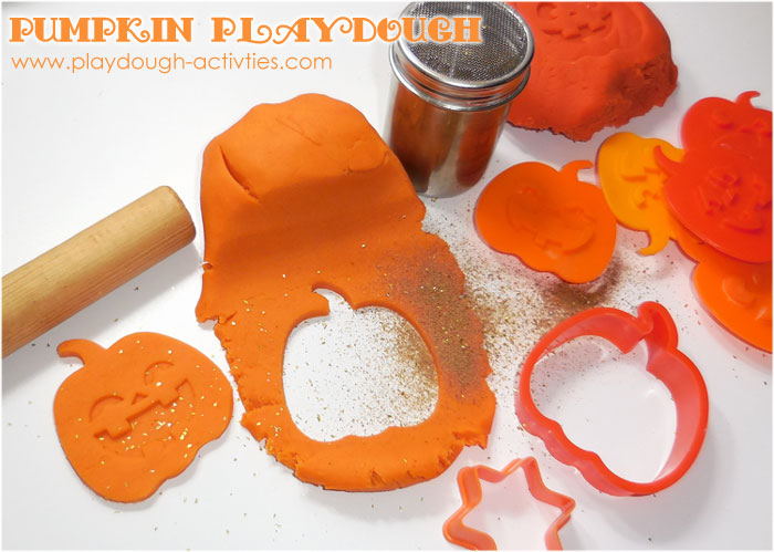 pumpkin spice playdough recipe